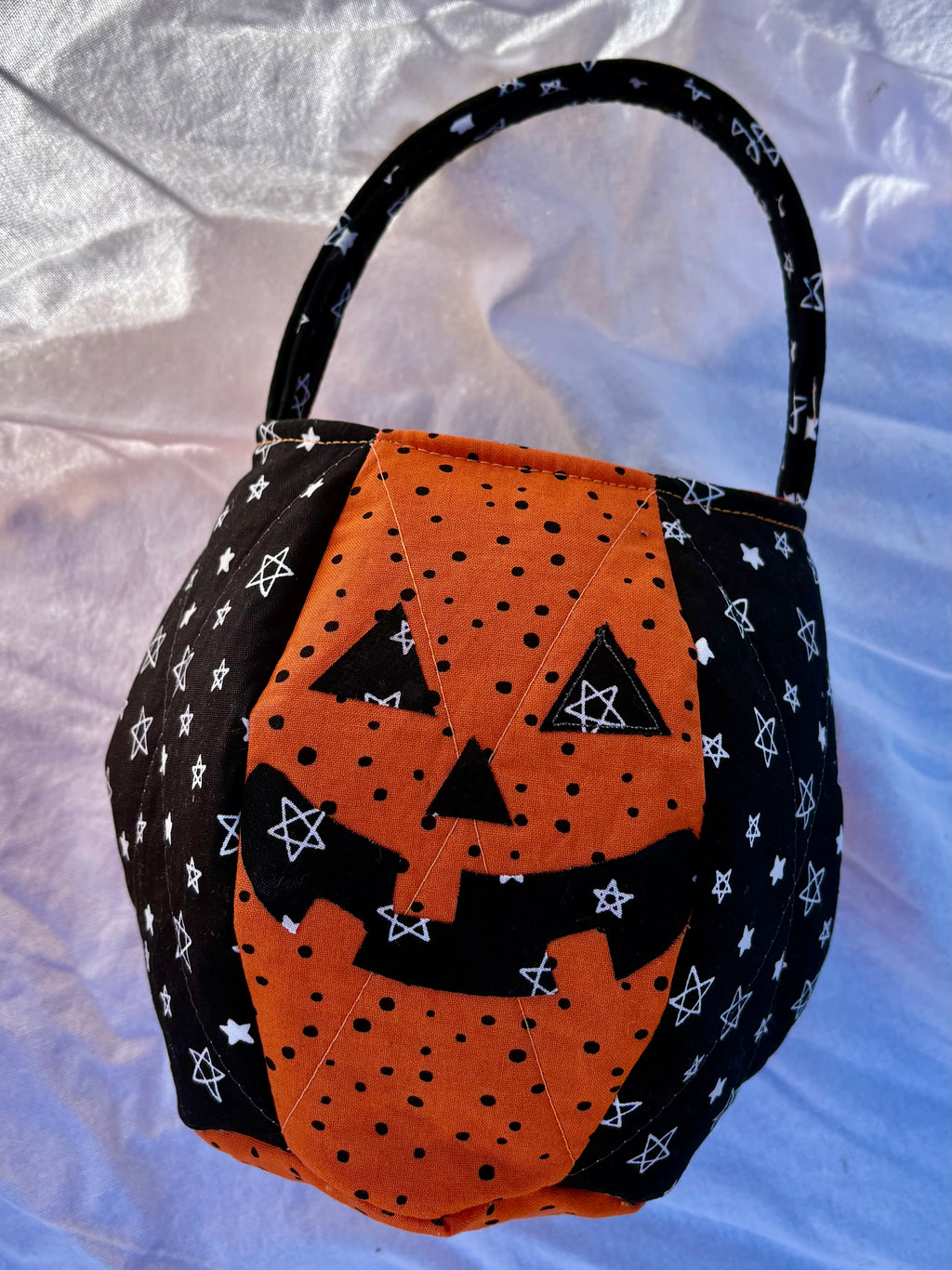 Quilted Pumpkin Trick-or-Treat Bucket