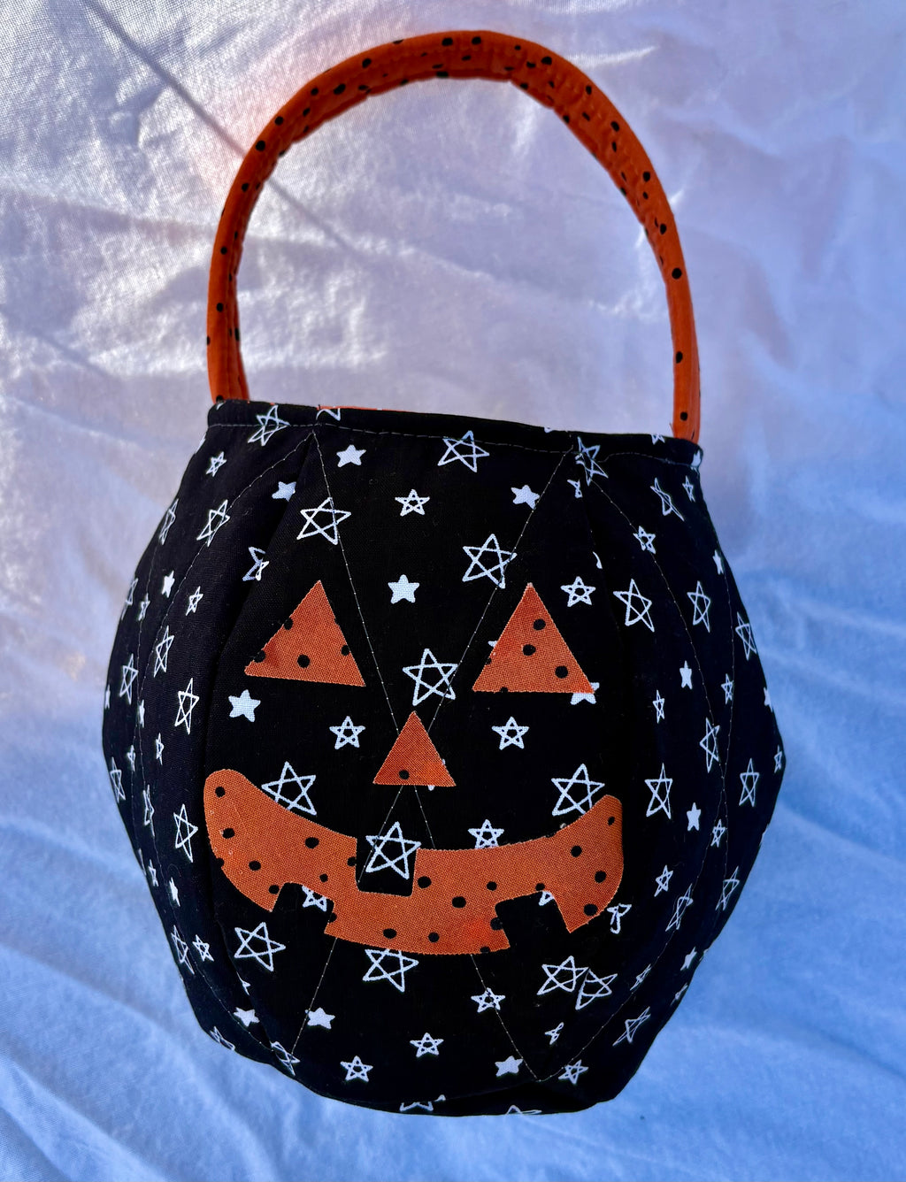 Quilted Pumpkin Trick-or-Treat Bucket